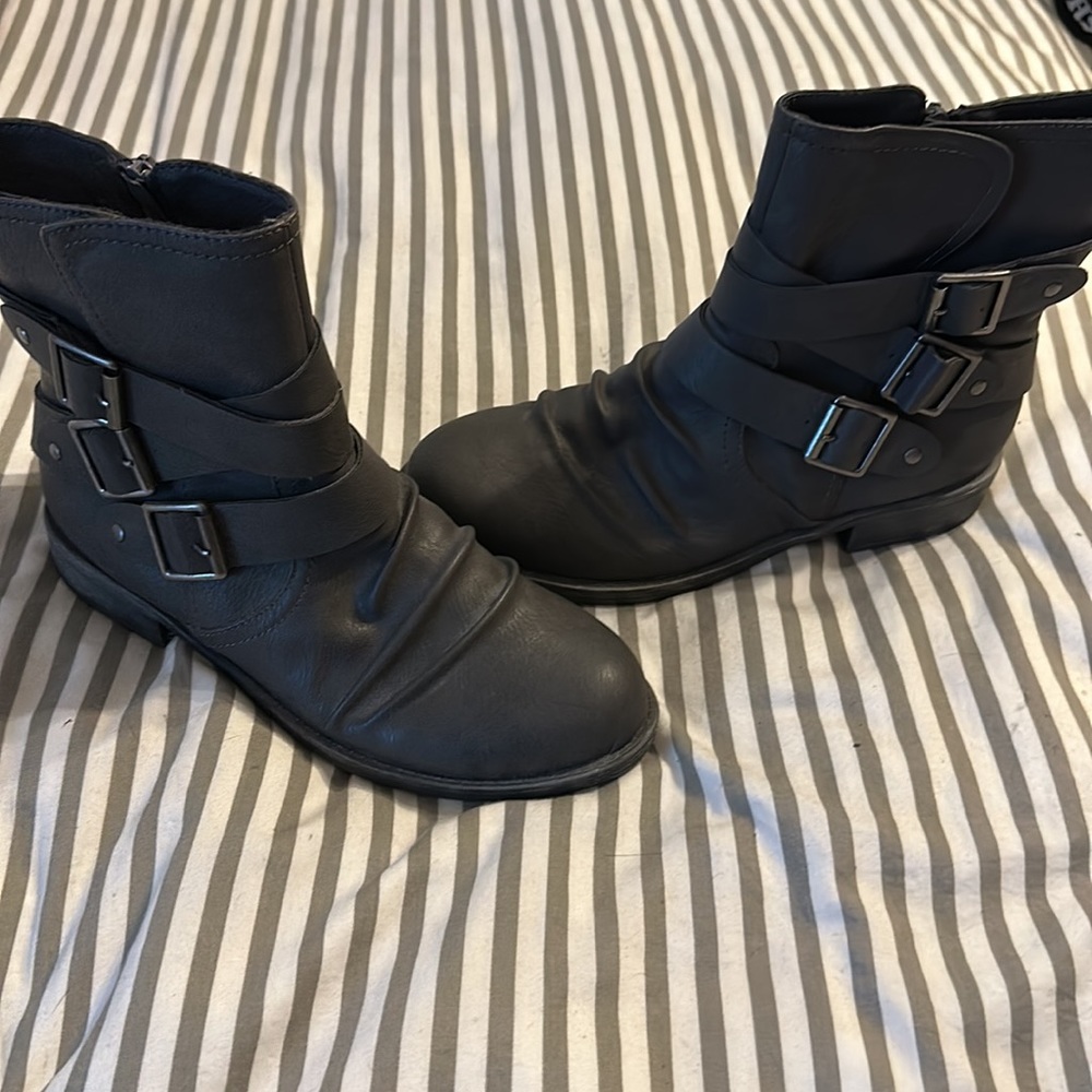 Grey booties - Picture 6 of 6